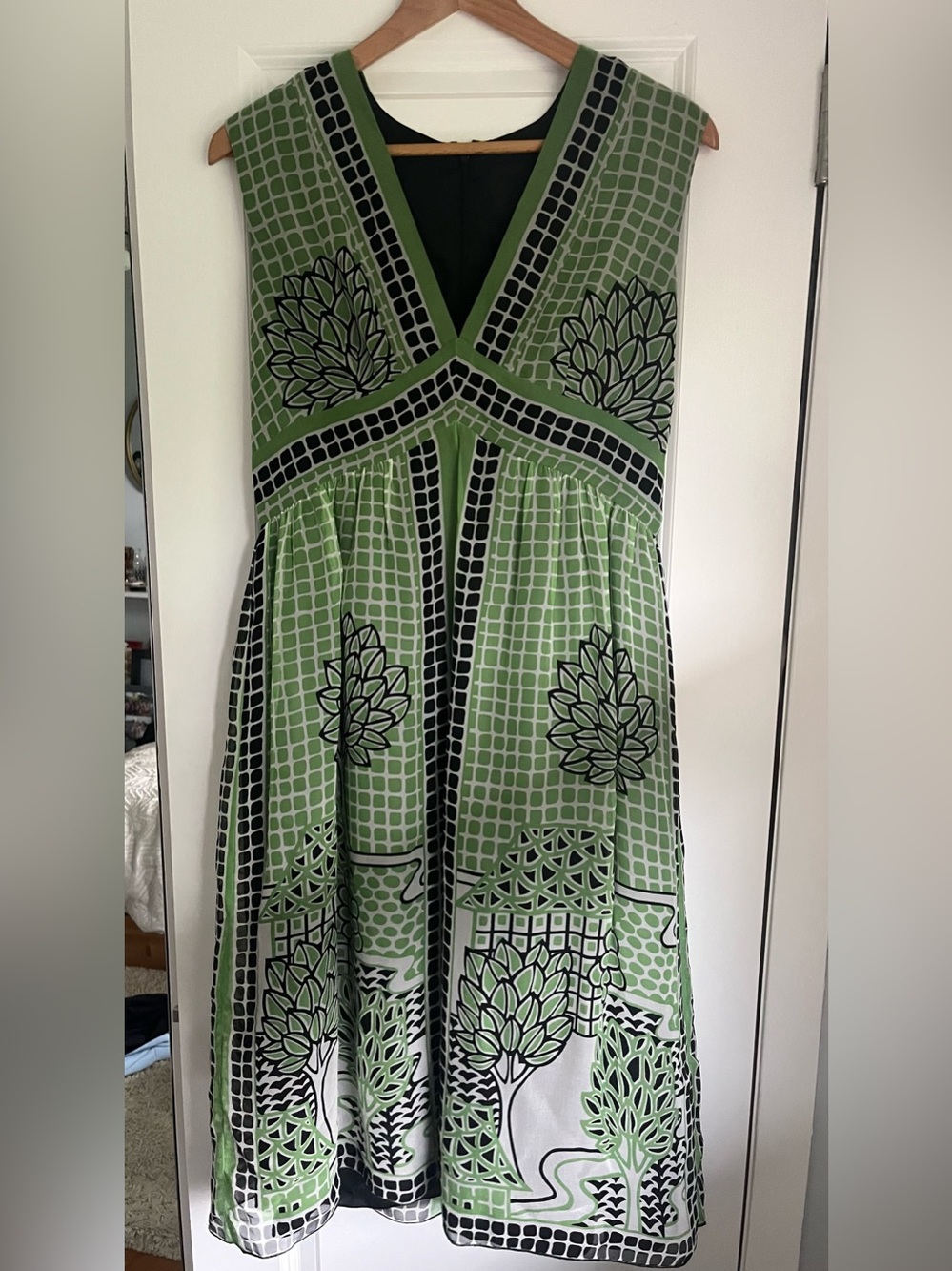 Anna Sui Green and Black Graphic V-Neck Dress